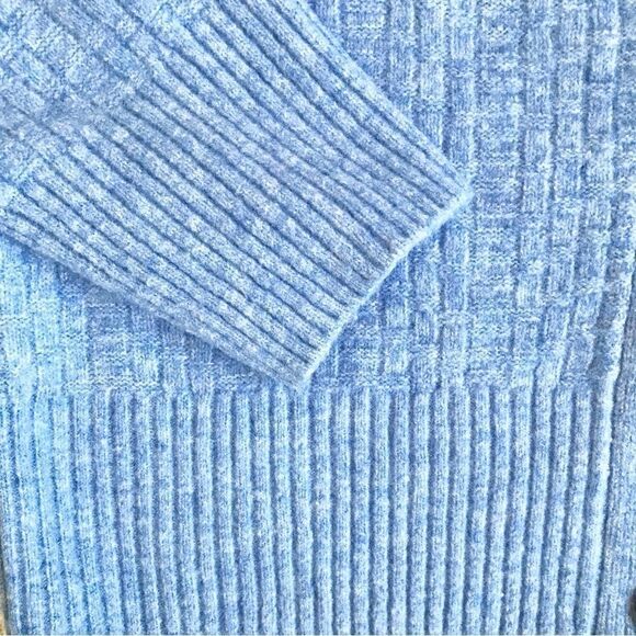 Zara Blue Weave Pattern Cropped Boxy Button Up V Neck Knit Cardigan Sweater - Picture 6 of 14